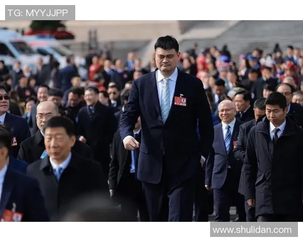 姚明与小老婆的情感故事揭秘背后的真相与生活点滴 姚明与小老婆的情感故事揭秘背后的真相与生活点滴