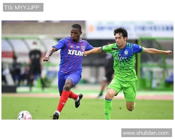 足球明星直播意外手滑瞬间引发热议网友纷纷调侃评论区成欢乐海洋