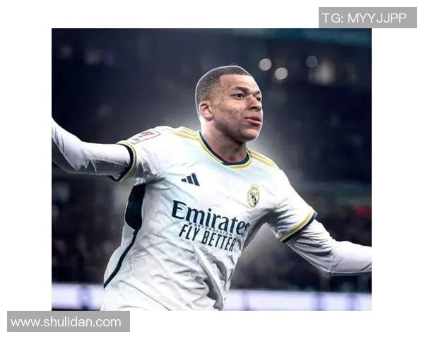 揭晓哪位足球明星热衷于中锋位置的精彩表现与职业生涯分析