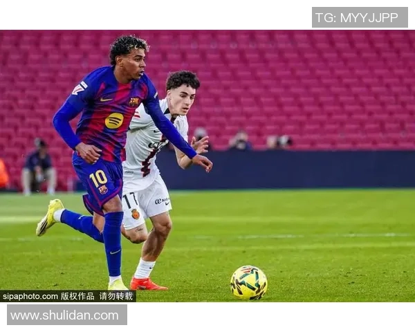 利物浦与巴萨的激战张路解析比赛背后的战术与精彩瞬间